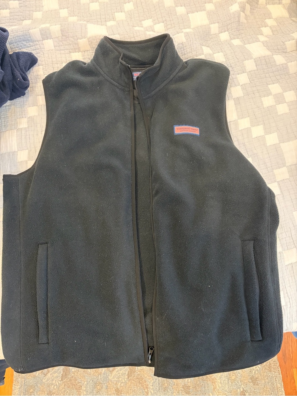 Vineyard Vines Men’s Black Fleece Vest xl